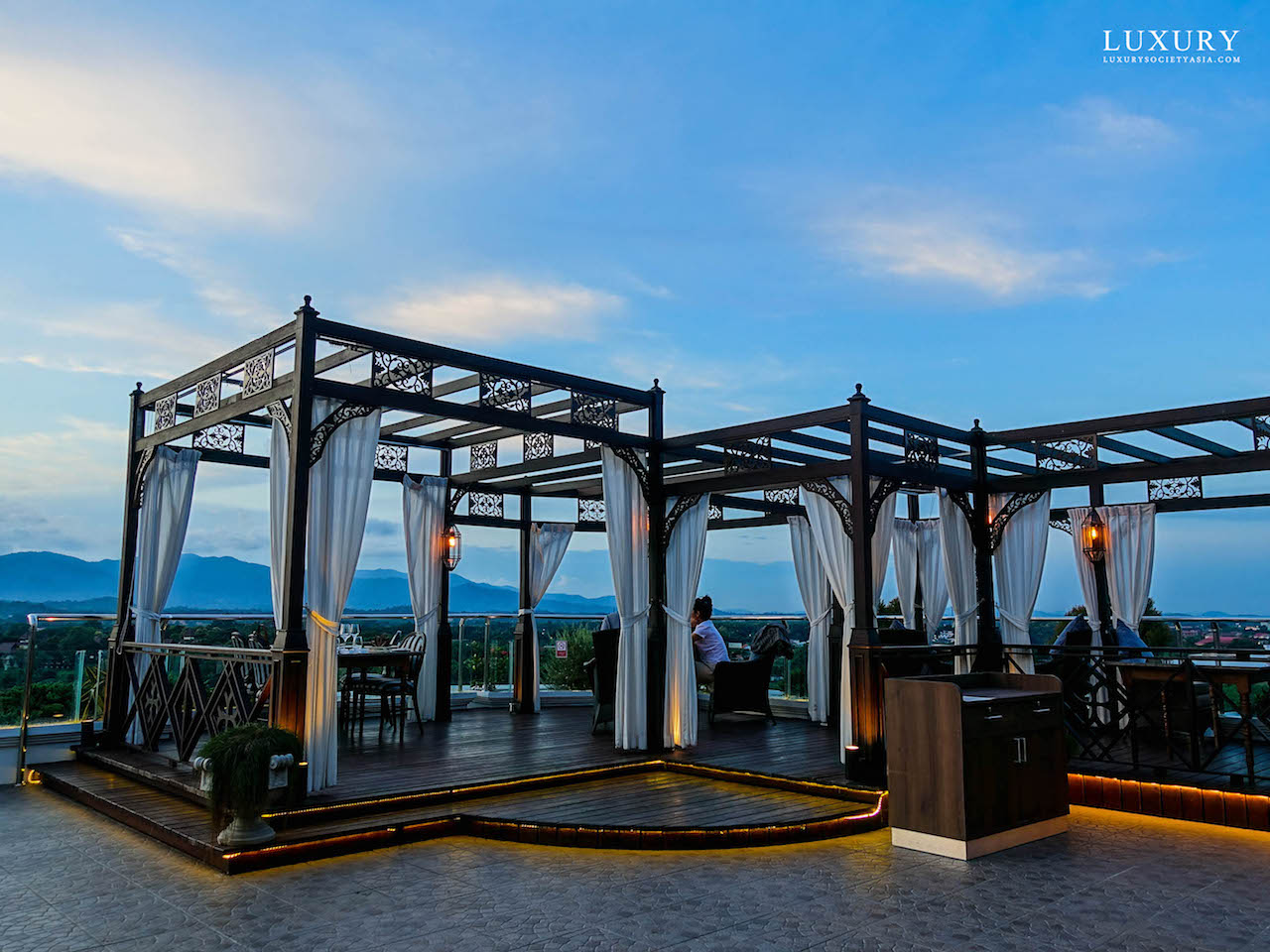 Chiang Rai’s Rooftop Restaurant – The Peak Wine And Grill