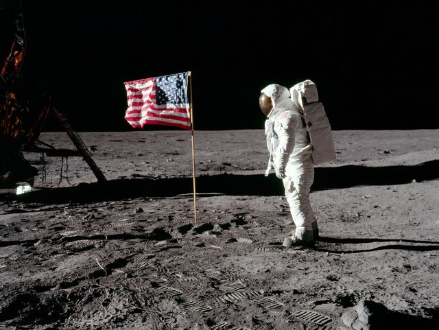 Neil Armstrong Walking on Moon1