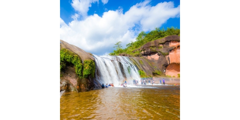 Tham Pra Waterfall